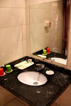 Standard Room/Bathroom - Beijing Chunhe hotel