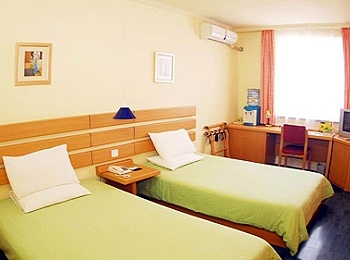 Standard Room - Home Inn (Beijing Guangqumen)