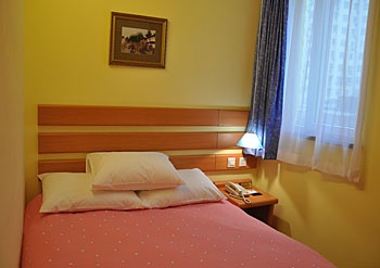 -- - Home Inn Xinyuanli - Beijing