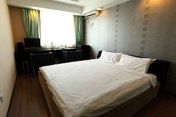 -- - Beijing Ziyouxing Fashion Hotel (Ganjiakou)