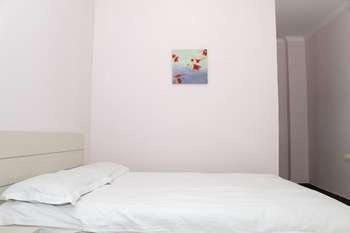 Guest Room - 