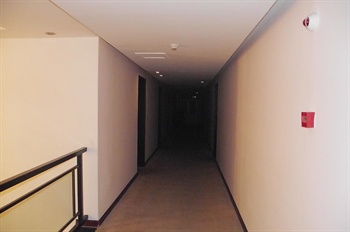  - Beijing Golden Bay Business Hotel