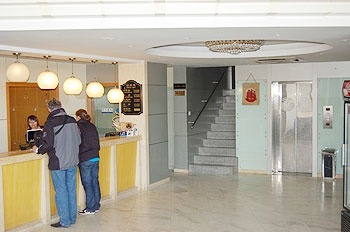 Reception Desk - Lakeside Holiday Inn