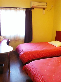  - Home Inn (Shanghai Zhenping Road)