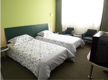  - Motel 168 (Shanghai Tianshan Road)