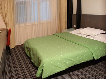 Business King Room - Home Inn(Shanghai Zhongshan Park)