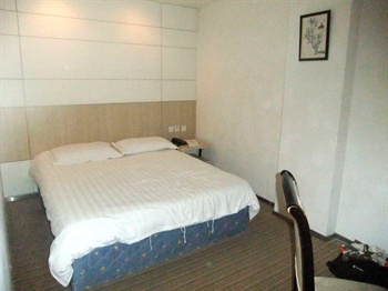  - Motel 168 Inn(Shanghai Sinan Road)