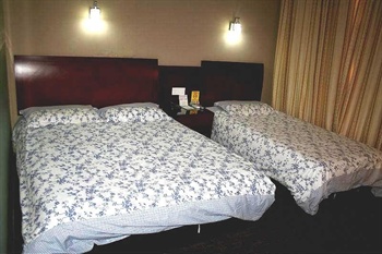  - Motel 168 (Shanghai Caoyang New Village) 