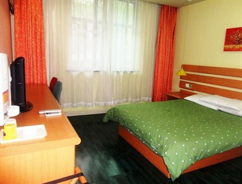  - Home Inn (Shanghai Jiading Chengzhong Road)