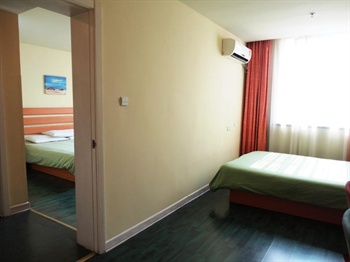  - Home Inn (Shanghai Jiading Chengzhong Road)