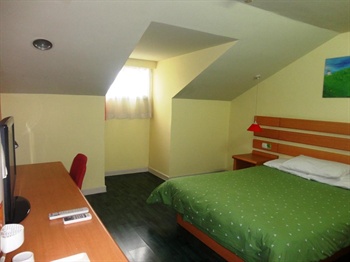  - Home Inn (Shanghai Jiading Chengzhong Road)