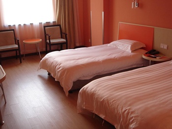  - Motel 168 (Shanghai Railway Inn)