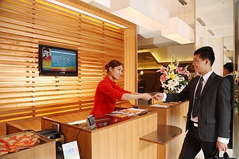 Reception Desk - Hotel Ibis Shanghai Waigaoqiao