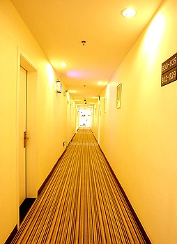 Corridor - 7 Days Inn (Shanghai Guangda)