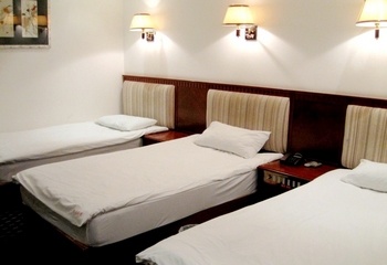 Standard Triple Room - Shanghai Jingda Hotel