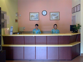 Reception Desk - Home Inn (Shanghai People Square)