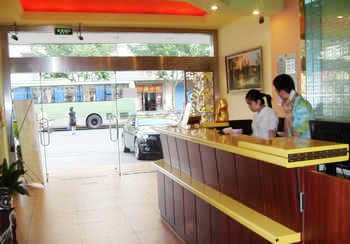 Reception Desk - Hanting Express(Shanghai Railway Station North Sq)