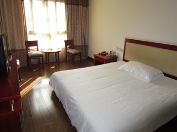  - Jitai Hotel (Shanghai Haining Road) 