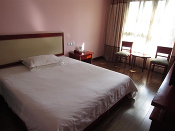  - Jitai Hotel (Shanghai Haining Road) 