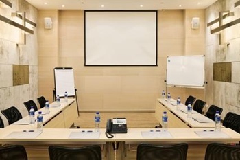  - Holiday Inn Express Shanghai New Hongqiao