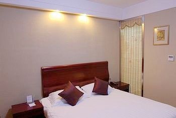 Guest Room - New World Holiday Huijing Hotel - Shanghai