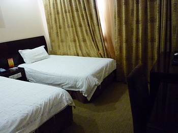 -- - Shanghai Maixinge Business Hotel