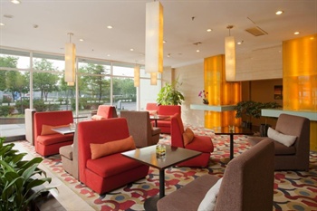  - Holiday Inn Express Airport Industrial Park 