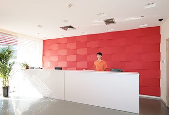 Reception Desk - Traveler Inn Express (Beijing Xi Bian Men)