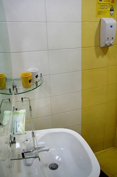 Standard Room/Bathroom - Tianjin Home Inn - Xiaobai Lou