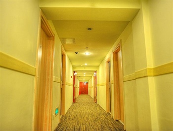  - Super 8 Hotel(Beijnig Heaven Temple South Gate)