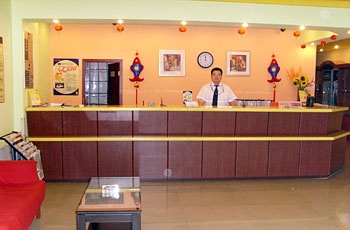 Reception Desk - Home Inn (Beijing Zhaogongkou)