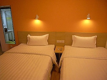 Twin Beds Room - 