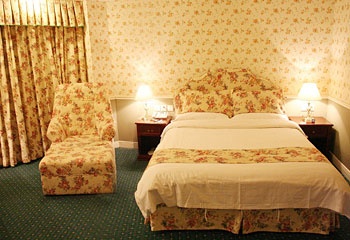 Single Room - Oak Hotel