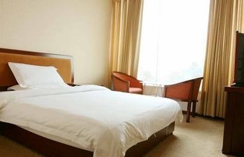  - Chongqing Ruiqi Business Hotel