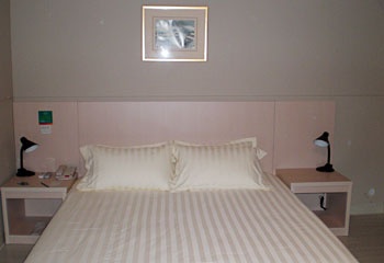 Guest Room - Jinjiang Inn (Beijing Olympic Park)