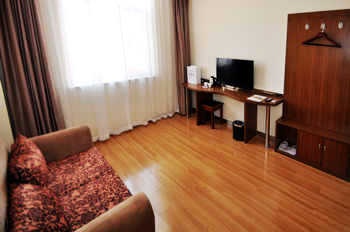 -- - Shijiazhuang Jiajia Business Hotel