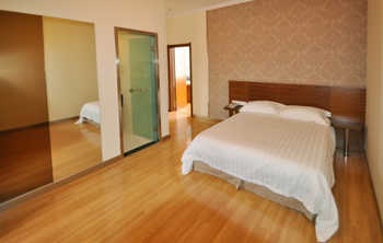 -- - Shijiazhuang Jiajia Business Hotel