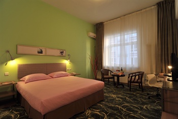  - Huayu Express Hotel  