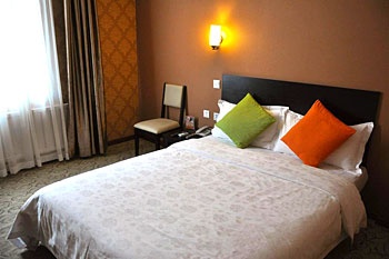 -- - Dalian Yijia Business Hotel 