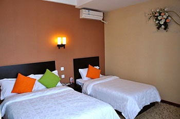 -- - Dalian Yijia Business Hotel 