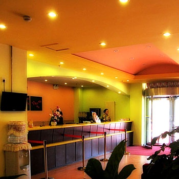 Reception Desk - Home Inn Shenyang North Exit