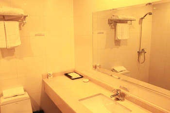 Bathroom - Super 8 Hotel Nanjing Pukou Hi-tech