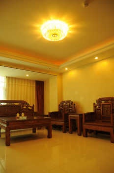 -- - Lianyungang Jiutong Business Hotel