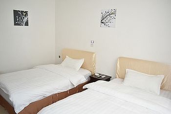 -- - Wuyishan New Home Express Hotel