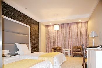 -- - Nanchang Lake View Business Hotel