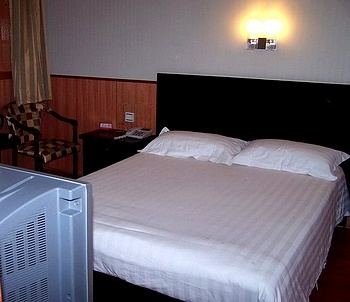 -- - Railway Renhe Hotel - Qingdao