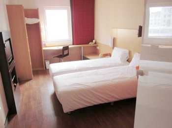 -- - Weifang Youth Ibis Hotel