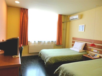  - Home Inn (Weihai Haibin Road)