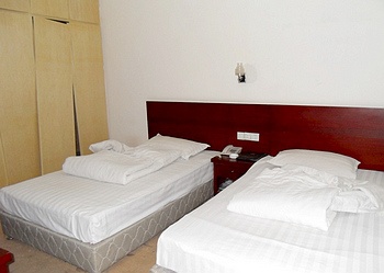 -- - Linyi Hongsheng Business Hotel