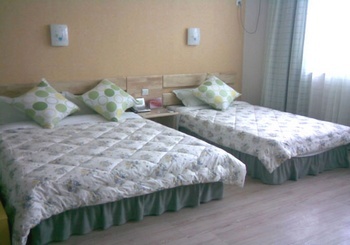 -- - Golden Lion 100 hotel Linyi Industrial Avenue